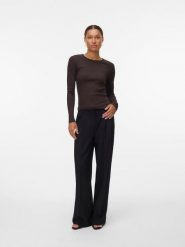 Vero Moda Koszulka w kolorze brązowym rozmiar: XS. Brązowe bluzki Vero Moda, xs, bez wzorów, prążkowane, bez kołnierzyka, bez ramiączek. Za 73.95 zł.
