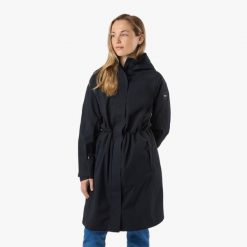 Płaszcz wiatroszczelny kobieca Swedemount Öckerö Shell Coat. Czarne płaszcze SWEDEMOUNT, m, bez wzorów, z materiału, z kapturem. Za 629.99 zł.