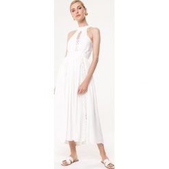 Biała Sukienka Excuse. Białe sukienki Born2be, na lato, l, w ażurowe wzory, eleganckie, bez kołnierzyka, bez ramiączek, maxi, rozkloszowane. Za 169.99 zł.