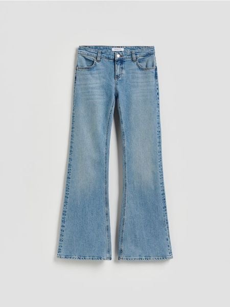 Jeansy flare - niebieski. Niebieskie jeansy Reserved, bez wzorów. Za 139.99 zł.