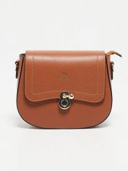 Abaco Skórzana torebka "Susy" w kolorze jasnobrązowym - 23 x 18 x 7 cm rozmiar: onesize. Brązowe torby na ramię Abaco, bez wzorów, z materiału, na ramię, bez dodatków. Za 275.40 zł.