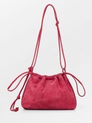 Becksöndergaard Skórzana torebka w kolorze różowym - 30 x 24 x 15 cm rozmiar: onesize. Różowe torby na ramię Becksöndergaard, bez wzorów, z materiału, na ramię, bez dodatków. Za 331.46 zł.