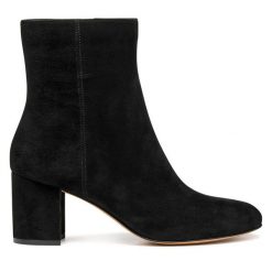 Botki Geox. Czarne botki Geox, bez wzorów, bez obcasa, na słupku, bez zapięcia. Za 679.99 zł.