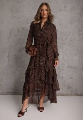 Brązowa Sukienka o Koszulowym Kroju z Przedłużonym Tyłem i Falbanami Savarinna. Brązowe sukienki Renee, l, bez wzorów, z poliesteru, bez kołnierzyka, bez ramiączek, midi, koszulowe. Za 219.99 zł.