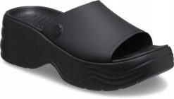 Klapki Dla Dorosłych Crocs Skyline Slide. Czarne klapki Crocs, bez wzorów, z materiału, bez obcasa. Za 197.99 zł.