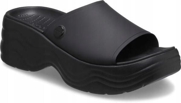Klapki Dla Dorosłych Crocs Skyline Slide. Czarne klapki Crocs, bez wzorów, z materiału, bez obcasa. Za 197.99 zł.