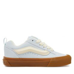 Tenisówki Vans. Fioletowe trampki Vans, bez wzorów, bez zapięcia. Za 399.99 zł.