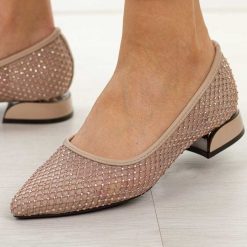 Beżowe czółenka damskie na obacasie Vinceza 62294. Brązowe czółenka VINCEZA, bez wzorów, bez obcasa, na obcasie, bez zapięcia. Za 199.00 zł.