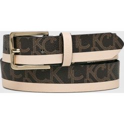 Calvin Klein - Pasek skórzany. Brązowe paski Calvin Klein, bez wzorów, z materiału. W wyprzedaży za 189.90 zł.