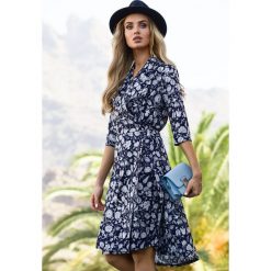 Zwiewna sukienka z wiązaniem s096. Niebieskie sukienki Style, na co dzień, s, bez wzorów, eleganckie, bez kołnierzyka, bez ramiączek, maxi. W wyprzedaży za 139.00 zł.