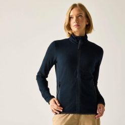 Damska bluza polarowa Mavrey z pełnym zamkiem i miękkim w dotyku materiałem. Niebieskie bluzy Regatta, bez wzorów, z polaru, bez kaptura. Za 349.99 zł.
