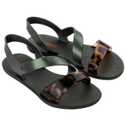 Sandały Ipanema Vibe 82429BD417 zielone. Zielone sandały bez wzorów, z gumy, bez obcasa, bez zapięcia. W wyprzedaży za 273.73 zł.