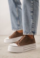 Brązowe Trampki na Grubej Podeszwie z Ażurową Cholewką Nalivera. Brązowe trampki Born2be, w ażurowe wzory, z jeansu, bez zapięcia. Za 79.99 zł.