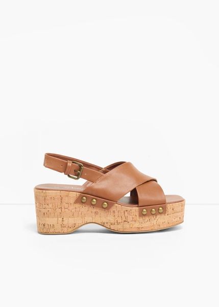 Sandały na korkowej koturnie. Brązowe sandały bonprix, bez wzorów, bez obcasa, na koturnie, bez zapięcia. Za 147.99 zł.