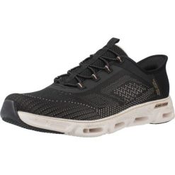 Kapcie SKECHERS GILDE STEP GRATIFY Czarny. Czarne obuwie domowe Skechers, bez wzorów, z tkaniny, bez zapięcia. Za 465.99 zł.