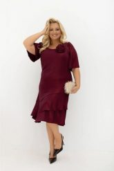 Elegancka sukienka midi z falbanami i odpinaną różą Evelyn bordowa na wesele | Plus Size Oversize. Czerwone sukienki Moda Size Plus Iwanek, na co dzień, m, z aplikacjami, z elastanu, eleganckie, bez kołnierzyka, plus size, bez ramiączek, midi, dopasowane. Za 335.00 zł.