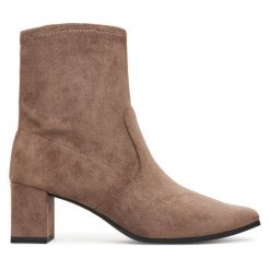 Botki Caprice. Brązowe botki Caprice, bez wzorów, bez obcasa, na słupku, bez zapięcia. Za 359.99 zł.