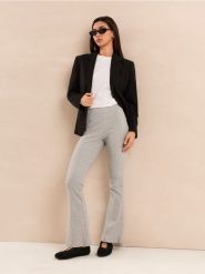 Bawełniane legginsy flare w prążki - szary. Szare legginsy Sinsay, l, bez wzorów, z bawełny. Za 35.99 zł.
