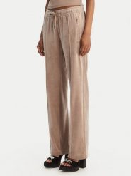 Juicy Couture Spodnie dresowe Tina JCWBJ126327 Beżowy Straight Leg. Brązowe spodnie dresowe Juicy Couture, xxs, bez wzorów, z dresówki. Za 399.99 zł.