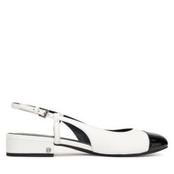 Sandały MICHAEL Michael Kors. Białe sandały MICHAEL Michael Kors, bez wzorów, bez obcasa, na płaskiej podeszwie, bez zapięcia. Za 469.99 zł.