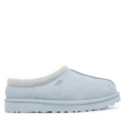 Kapcie Ugg. Niebieskie obuwie domowe UGG, bez wzorów, bez zapięcia. Za 549.99 zł.