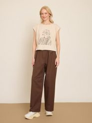 BGN Koszulka w kolorze beżowym rozmiar: 40. Brązowe bluzki BGN, bez wzorów, bez kołnierzyka, bez ramiączek. Za 56.99 zł.