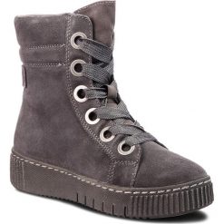 Botki TAMARIS - 1-26227-21 Graphite 206. Szare botki Tamaris, bez wzorów, z futra, bez obcasa, bez zapięcia. W wyprzedaży za 239.00 zł.