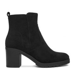 Botki Clara Barson. Czarne botki Clara Barson, bez wzorów, bez obcasa, na słupku, bez zapięcia. Za 159.99 zł.