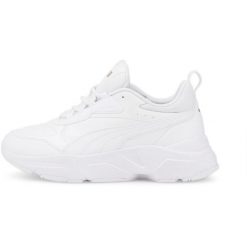 Buty damskie sportowe Puma CASSIA SL. Białe obuwie sportowe Puma, z gumy, bez zapięcia, trekkingowe. W wyprzedaży za 248.00 zł.