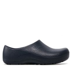 Klapki Birkenstock. Czarne klapki Birkenstock, bez wzorów, bez obcasa. Za 339.99 zł.