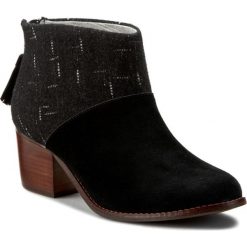 Botki TOMS - Leila 10008897 Black Suede/Dotted Wool. Czarne botki Toms, z aplikacjami, z materiału, bez obcasa, na obcasie, bez zapięcia. W wyprzedaży za 279.00 zł.