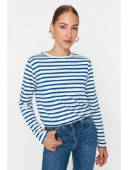 Trendyol Koszulka w kolorze niebiesko-białym rozmiar: M. Białe bluzki Trendyol, m, bez wzorów, z bawełny, bez kołnierzyka, bez ramiączek. Za 46.45 zł.