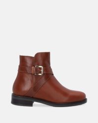 BRĄZOWE SKÓRZANE SZTYBLETY 5464660 PON BRUC. Brązowe botki Venezia, bez wzorów, ze skóry, bez obcasa, bez zapięcia. Za 289.00 zł.