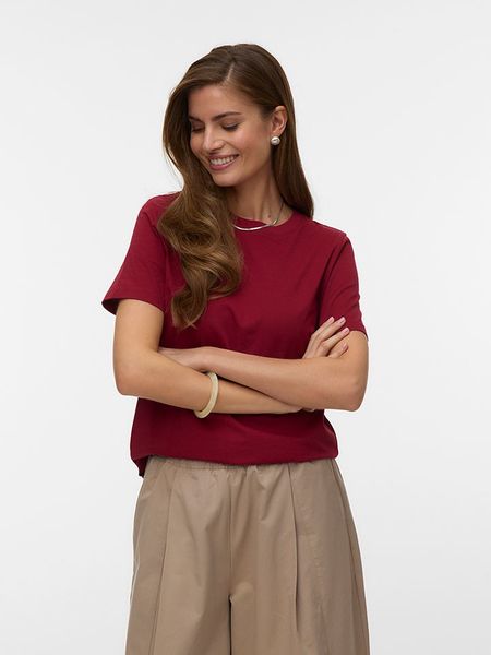 Vero Moda Koszulka w kolorze bordowym rozmiar: S. Czerwone bluzki Vero Moda, s, bez wzorów, z bawełny, bez kołnierzyka, bez ramiączek. Za 40.14 zł.
