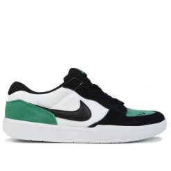 Buty sportowe Nike SB FORCE 58. Białe obuwie sportowe Nike, bez zapięcia, trekkingowe. W wyprzedaży za 279.00 zł.