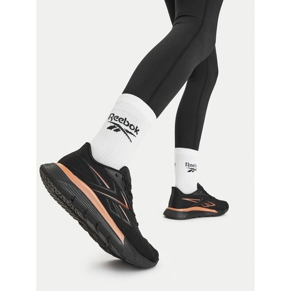 Buty na siłownię Reebok. Czarne obuwie sportowe Reebok, bez zapięcia, na fitness i siłownię. Za 399.99 zł.