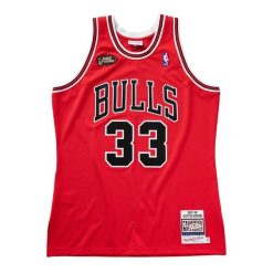 Autentyczna koszulka na drogowy finał Chicago Bulls NBA 1997/98. Czerwone bluzki Mitchell & Ness, bez wzorów, sportowe, bez kołnierzyka, bez ramiączek. Za 1,194.50 zł.