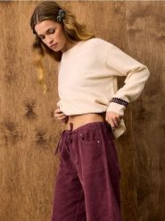 Bawełniane jeansy wide leg - fioletowy. Fioletowe jeansy Sinsay, bez wzorów. Za 59.99 zł.
