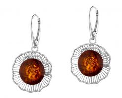 Kolczyki srebrne z bursztynem. Szare kolczyki Apart, z bursztynem, srebrne. Za 549.00 zł.