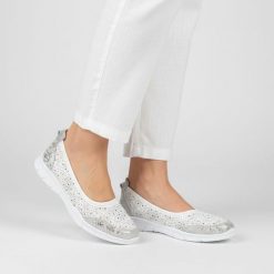 Półbuty damskie S.Barski, cholewka skóra naturalna perforowana z metalicznym wykończeniem fason wsuwany niski krój zaokrąglony nosek, elastyczna kons. Białe sukienki S.BARSKI, s, bez wzorów, ze skóry, bez kołnierzyka, bez ramiączek. Za 139.00 zł.