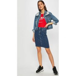 Lee - Spódnica. Niebieskie spódnice Lee, l, bez wzorów, z bawełny, mini, ołówkowe. W wyprzedaży za 149.90 zł.