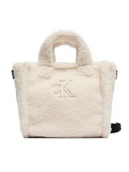 Calvin Klein Jeans Torebka Teddy Tote Bag IU0IU00355 Beżowy. Brązowe shopper Calvin Klein Jeans, bez wzorów, z jeansu, bez dodatków. Za 209.99 zł.