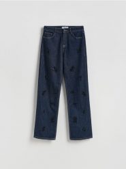 Jeansy straight z aplikacjami - granatowy. Niebieskie jeansy Reserved, z aplikacjami. Za 199.99 zł.