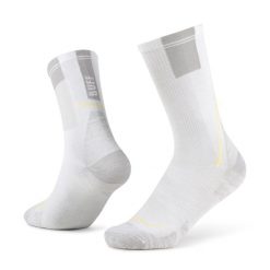 Skarpety biegowe Buff Coolnet Crew Sock CC. Białe skarpety Buff, bez wzorów, z elastanu. Za 108.89 zł.