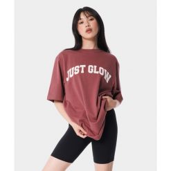 T-shirt dla kobiet sportowy Carpatree Varsity Chic. Czerwone koszulki sportowe Carpatree, bez wzorów, bez ramiączek, na fitness i siłownię. Za 139.99 zł.