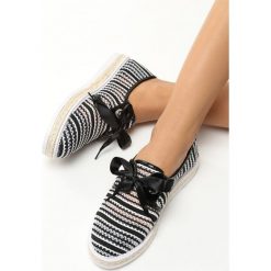 Czarne Espadryle Americanos. Czarne espadryle Born2be, bez wzorów, ze skóry, bez obcasa, na platformie, bez zapięcia. Za 29.99 zł.