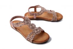 ARTIKER RELAKS 56C1280 różowy, sandały damskie. Czarne sandały Artiker Relaks, bez wzorów, bez obcasa, na płaskiej podeszwie, bez zapięcia. Za 119.90 zł.