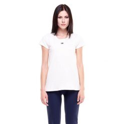 Podstawowy damski t-shirt z krótkim rękawem i okrągłym dekoltem. Białe t-shirty LEONE 1947 APPAREL, l, bez wzorów, z tkaniny, bez kołnierzyka, bez ramiączek. W wyprzedaży za 77.40 zł.