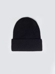 Czapka damska z dodatkiem wełny czarna Desire 906. Czarne czapki Big Star, bez wzorów, z dzianiny. Za 79.99 zł.