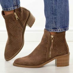 C.Beżowe ażurowe botki damskie na obcasie Vinceza 58621. Brązowe botki VINCEZA, na jesień, w ażurowe wzory, z jeansu, bez obcasa, na obcasie, bez zapięcia. Za 219.00 zł.
